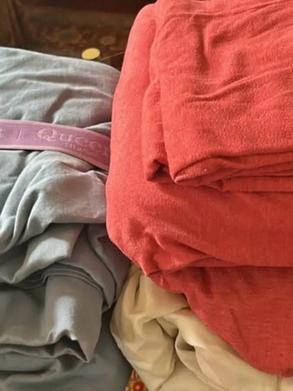 Modern Southern Home Red Queen 100% Cotton Flannel 4 PCS Sheet Set. VINTAGE